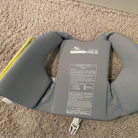 Life Jacket - Picture 7 of 7